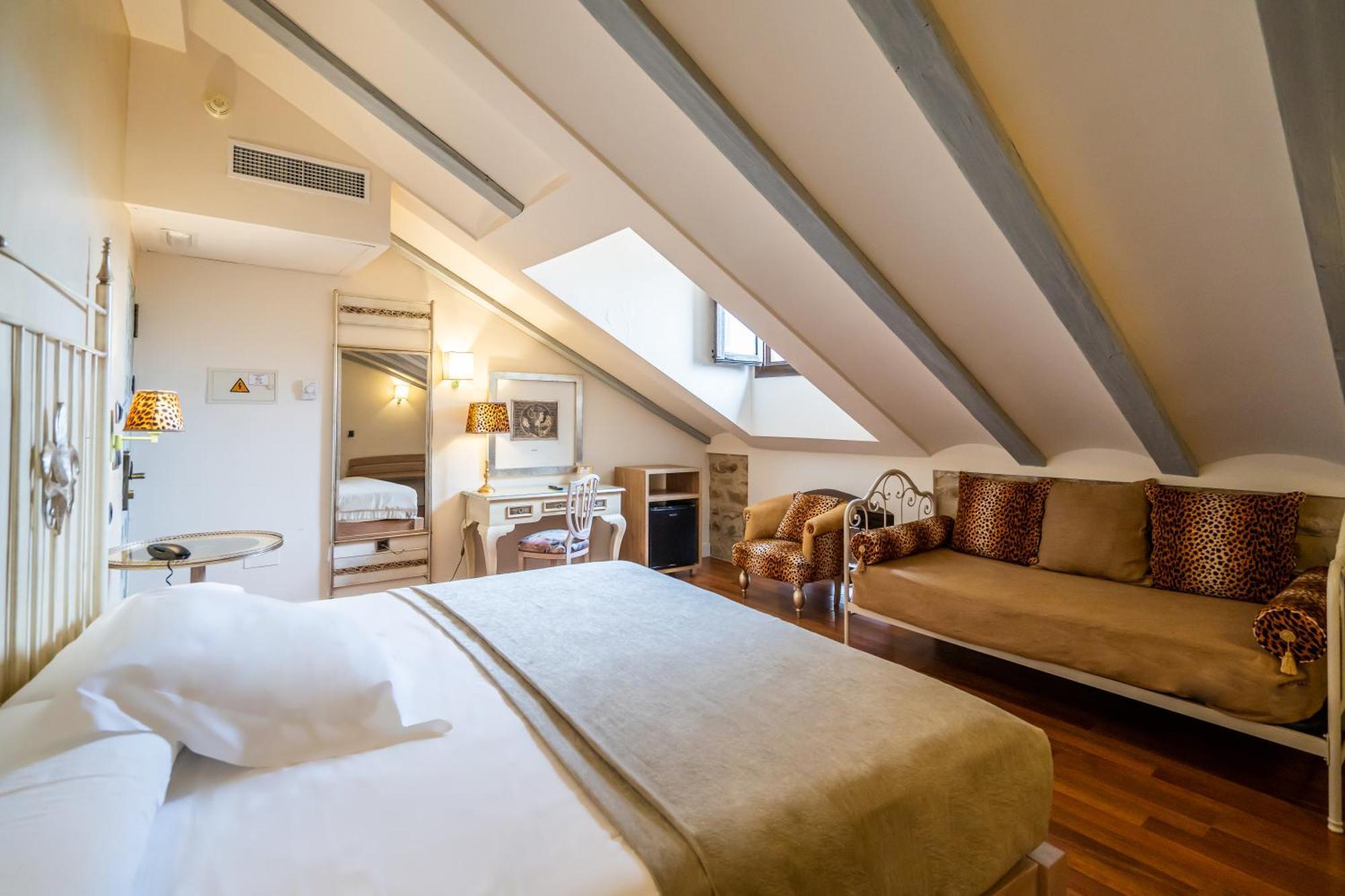 Yit La Casona Del Arco Otel Baeza Dış mekan fotoğraf